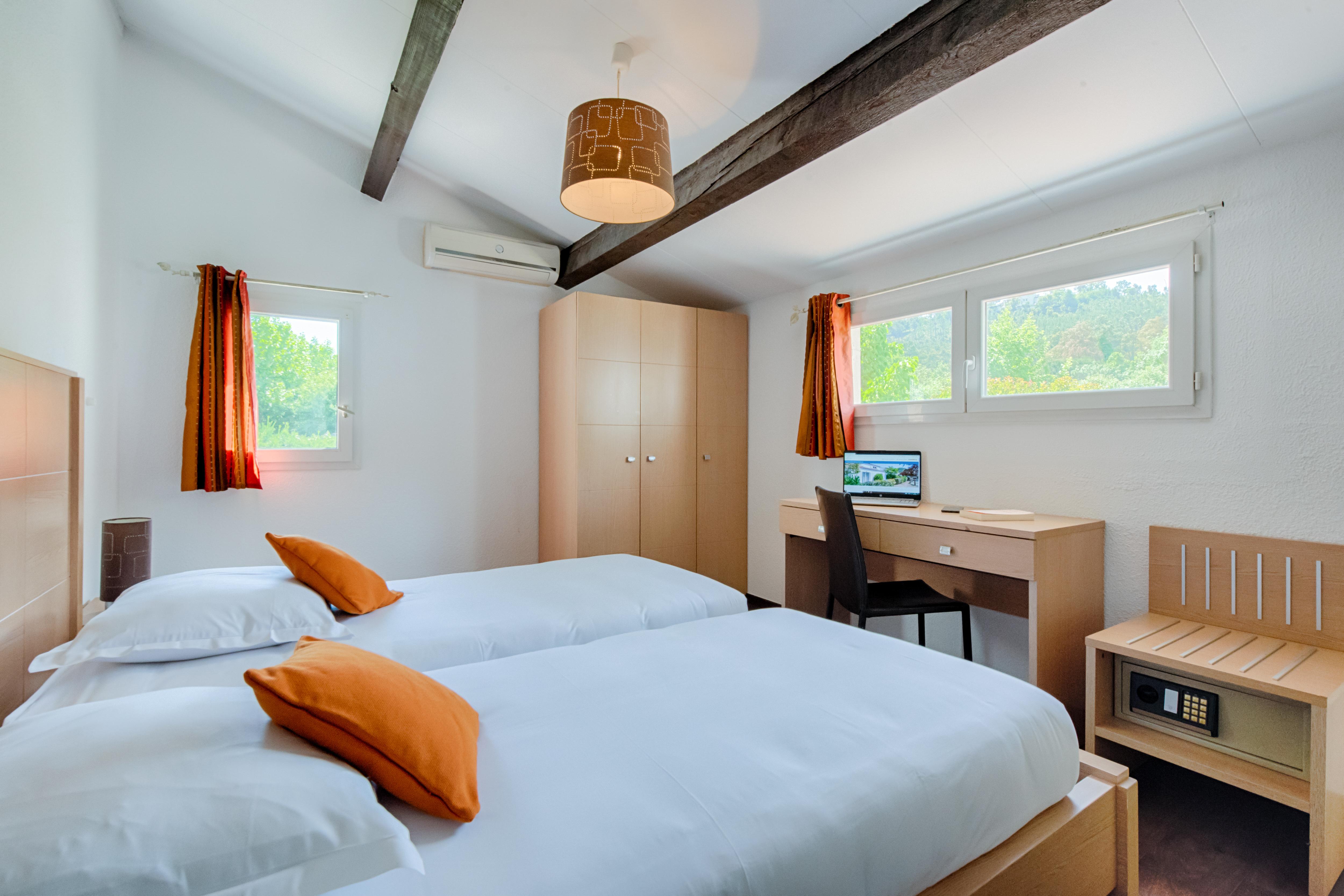 Comfort Aparthotel Mandelieu La Napoule Village Exteriör bild