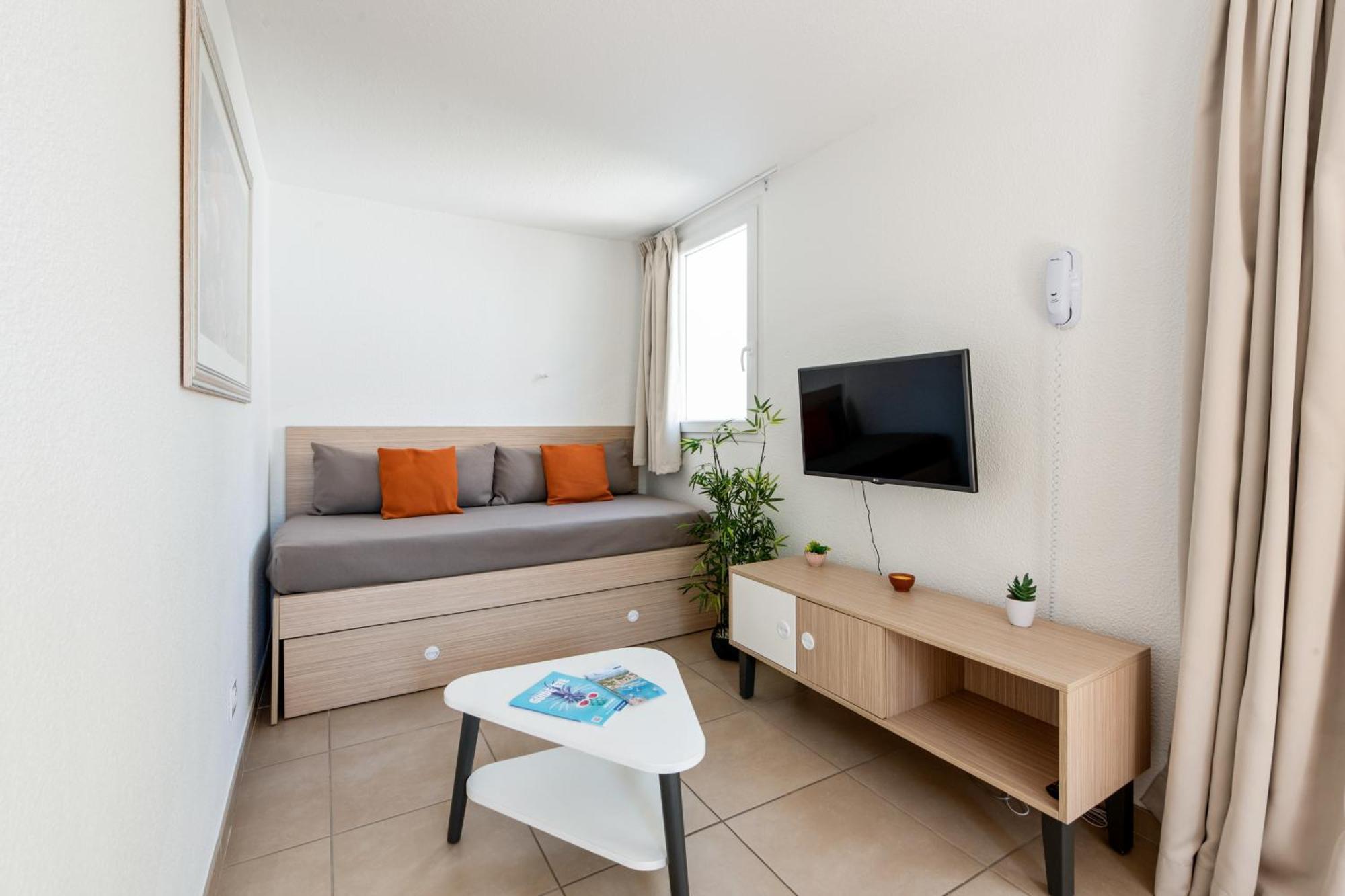 Comfort Aparthotel Mandelieu La Napoule Village Exteriör bild