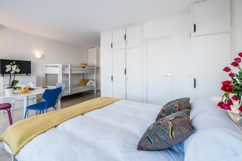 Comfort Aparthotel Mandelieu La Napoule Village Exteriör bild